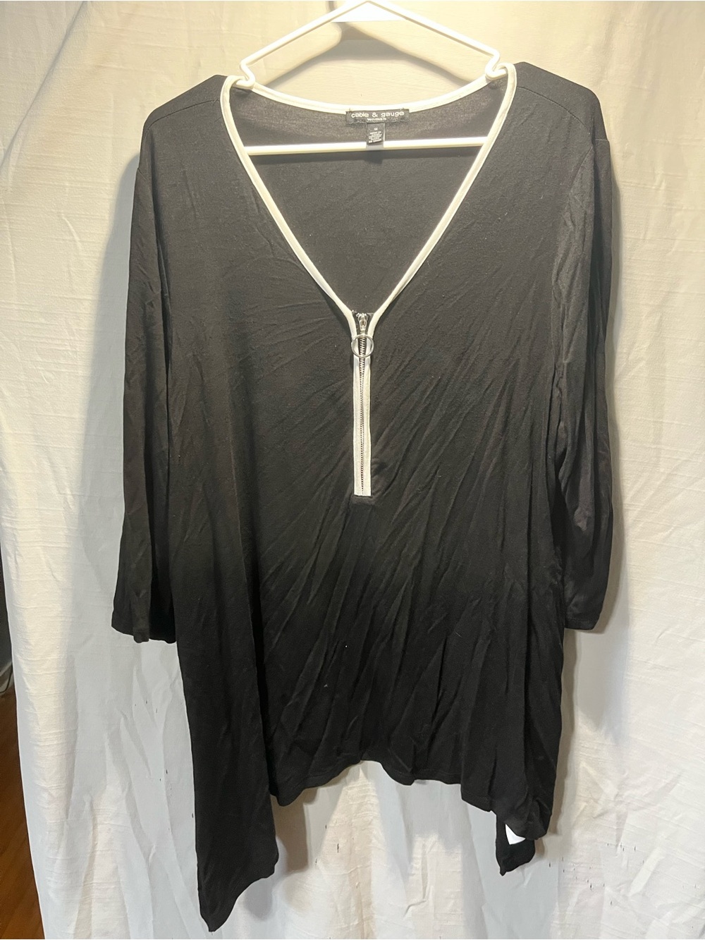 Cable & Gauge Black V-Neck Zip Tunic with White Trim